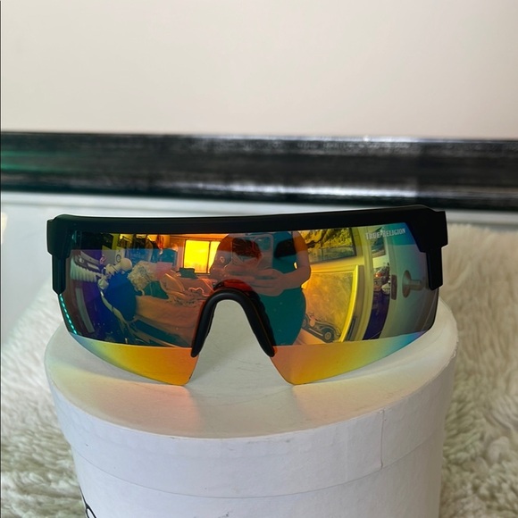 True religion Reflective Sports Sunglasses NWOT for men or women - Picture 1 of 5